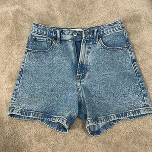 Abercrombie and Fitch The Dad Short High Rise